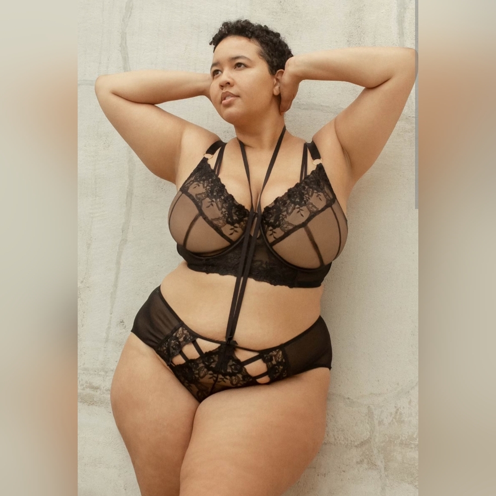 Playful Promises|Gabi Fresh Eliza Embroidered Rose set
